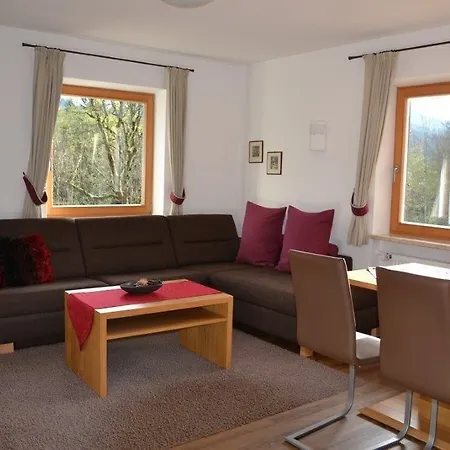 Beim Schutzbichler Reit im Winkl